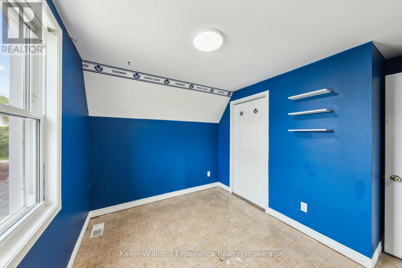 95 Fox Street, Penetanguishene, Ontario  L9M 1C8 - Photo 12 - S12278627