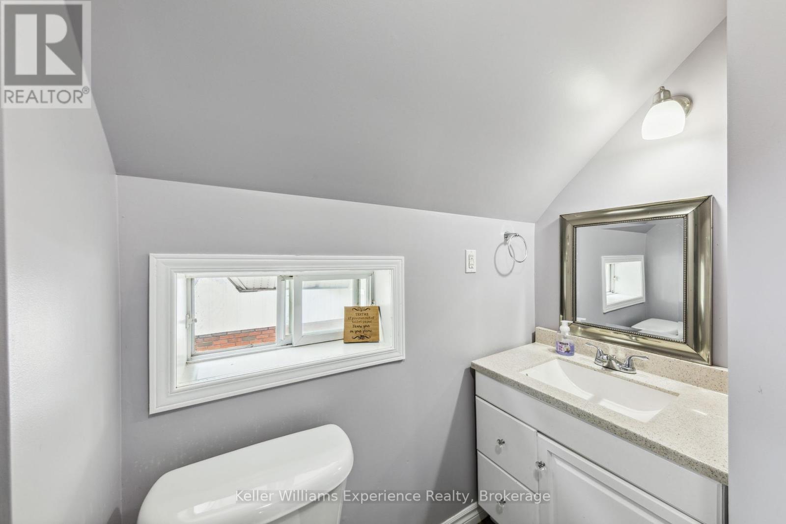 95 Fox Street, Penetanguishene, Ontario  L9M 1C8 - Photo 13 - S12278627