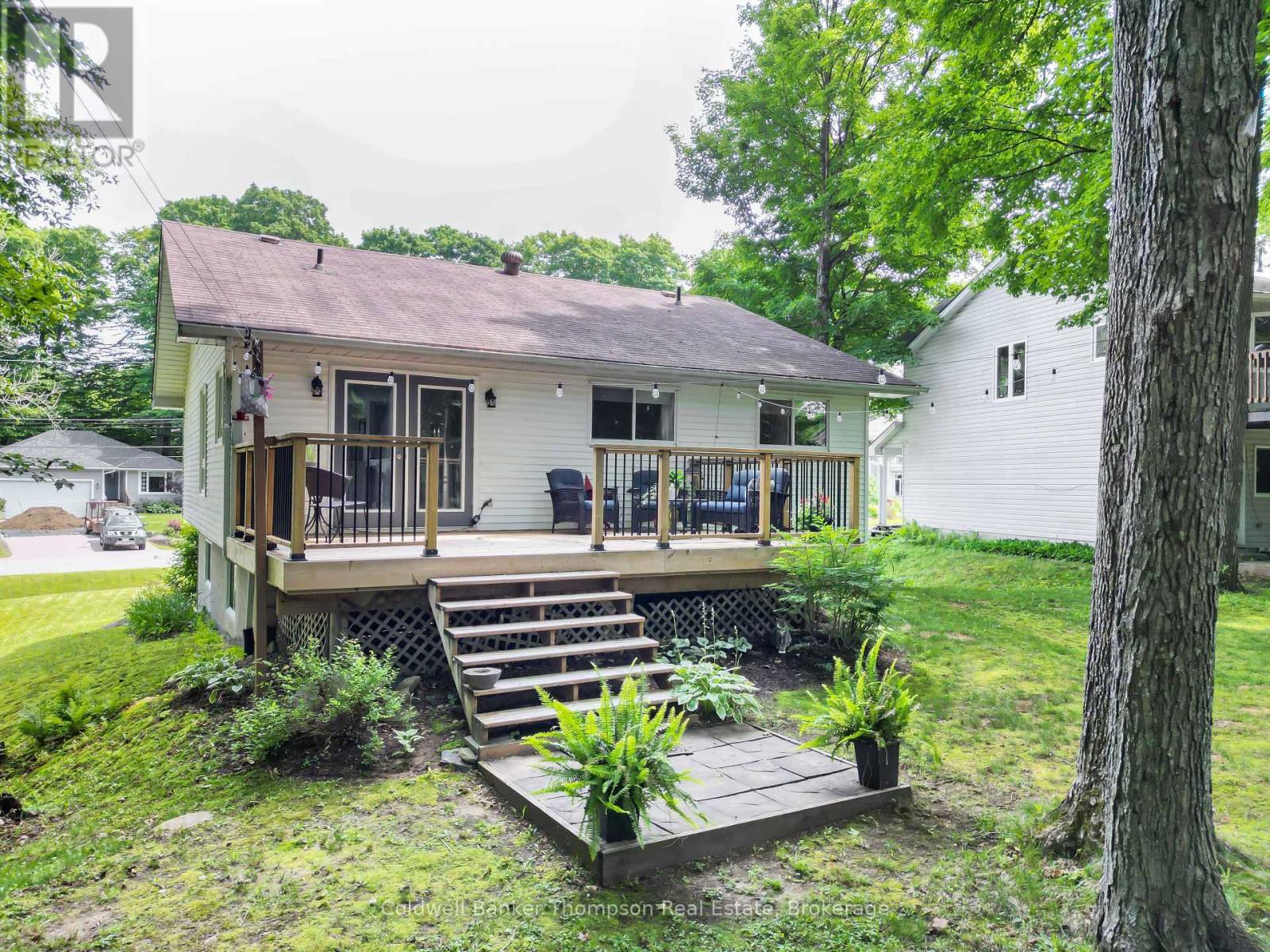 32 Southdale Drive, Huntsville, Ontario  P1H 1P7 - Photo 3 - X12278602