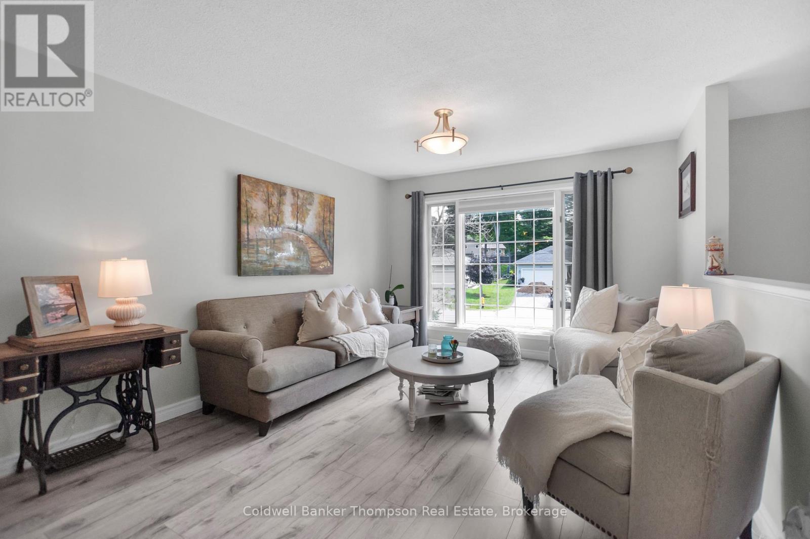 32 Southdale Drive, Huntsville, Ontario  P1H 1P7 - Photo 4 - X12278602