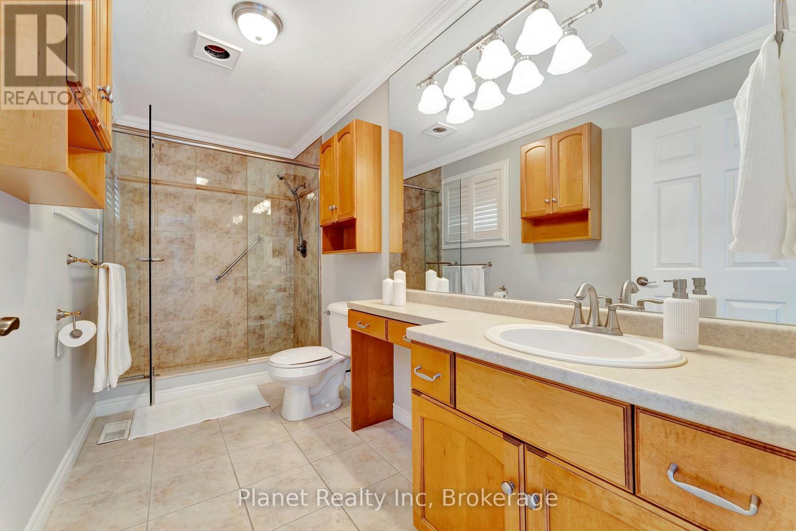 18 Beechlawn Boulevard, Guelph, Ontario  N1G 4X7 - Photo 16 - X12278654