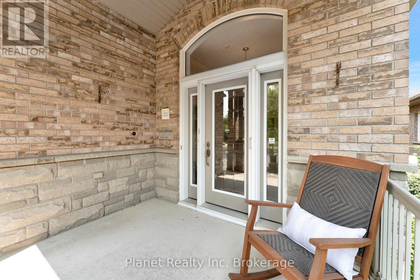 Property at 18 BEECHLAWN BOULEVARD image 4
