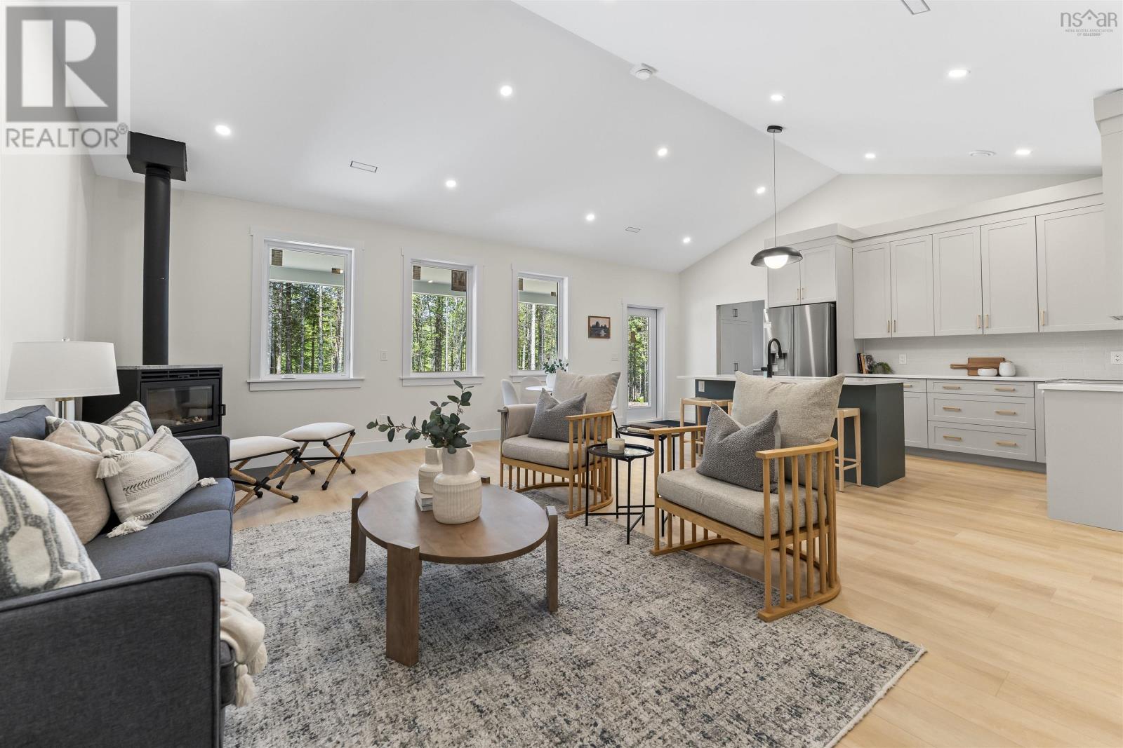 Property at 216 Bretton Woods Road image 4