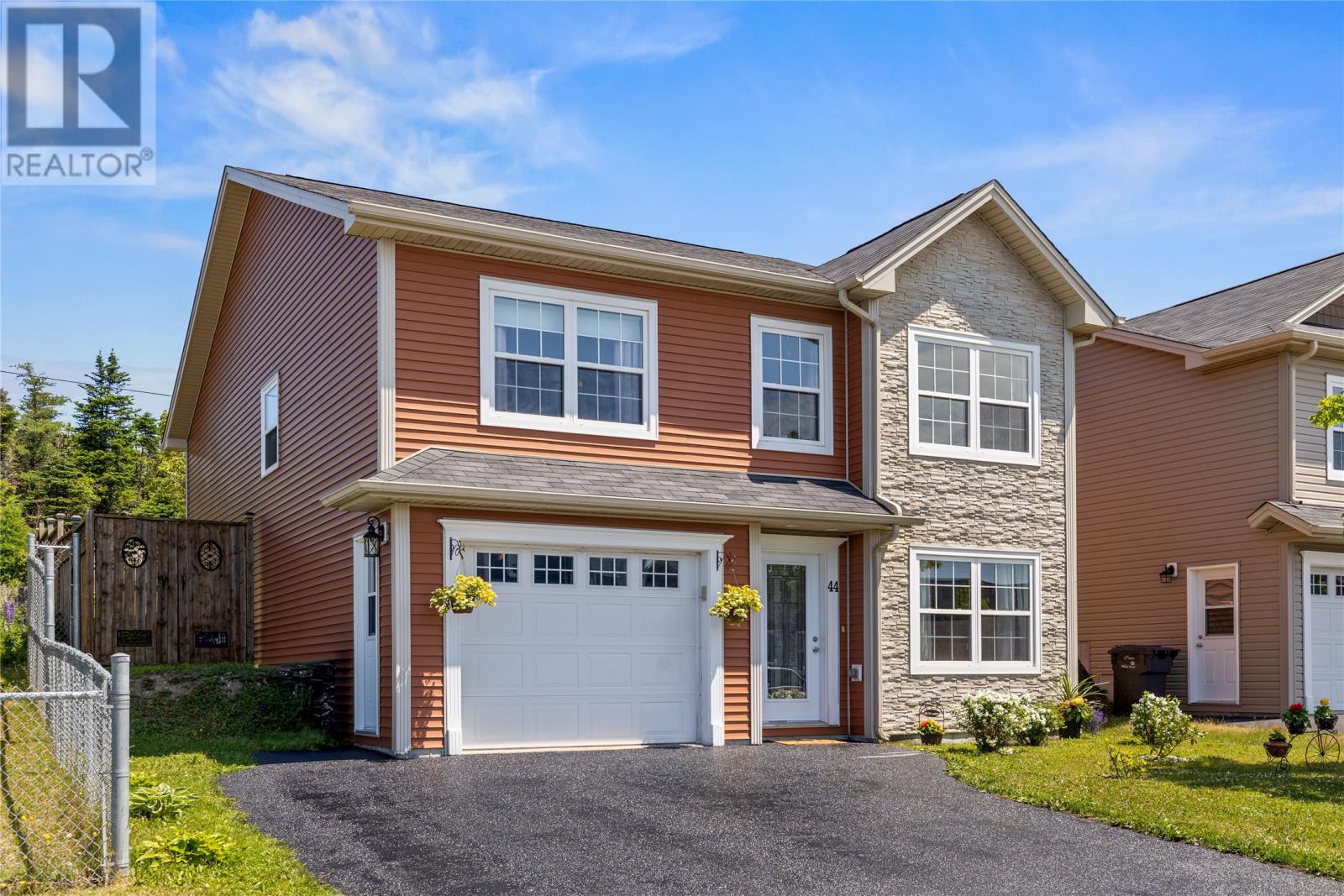Property at 44 Lasalle Drive image 3