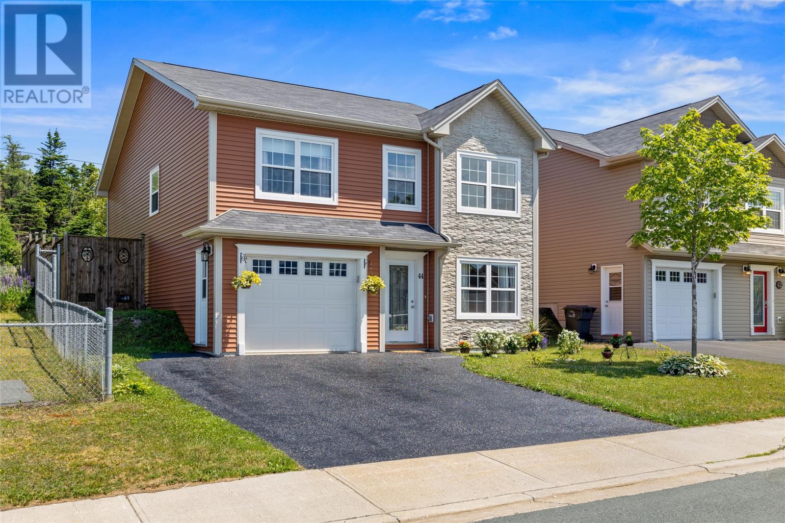 Property at 44 Lasalle Drive image 4