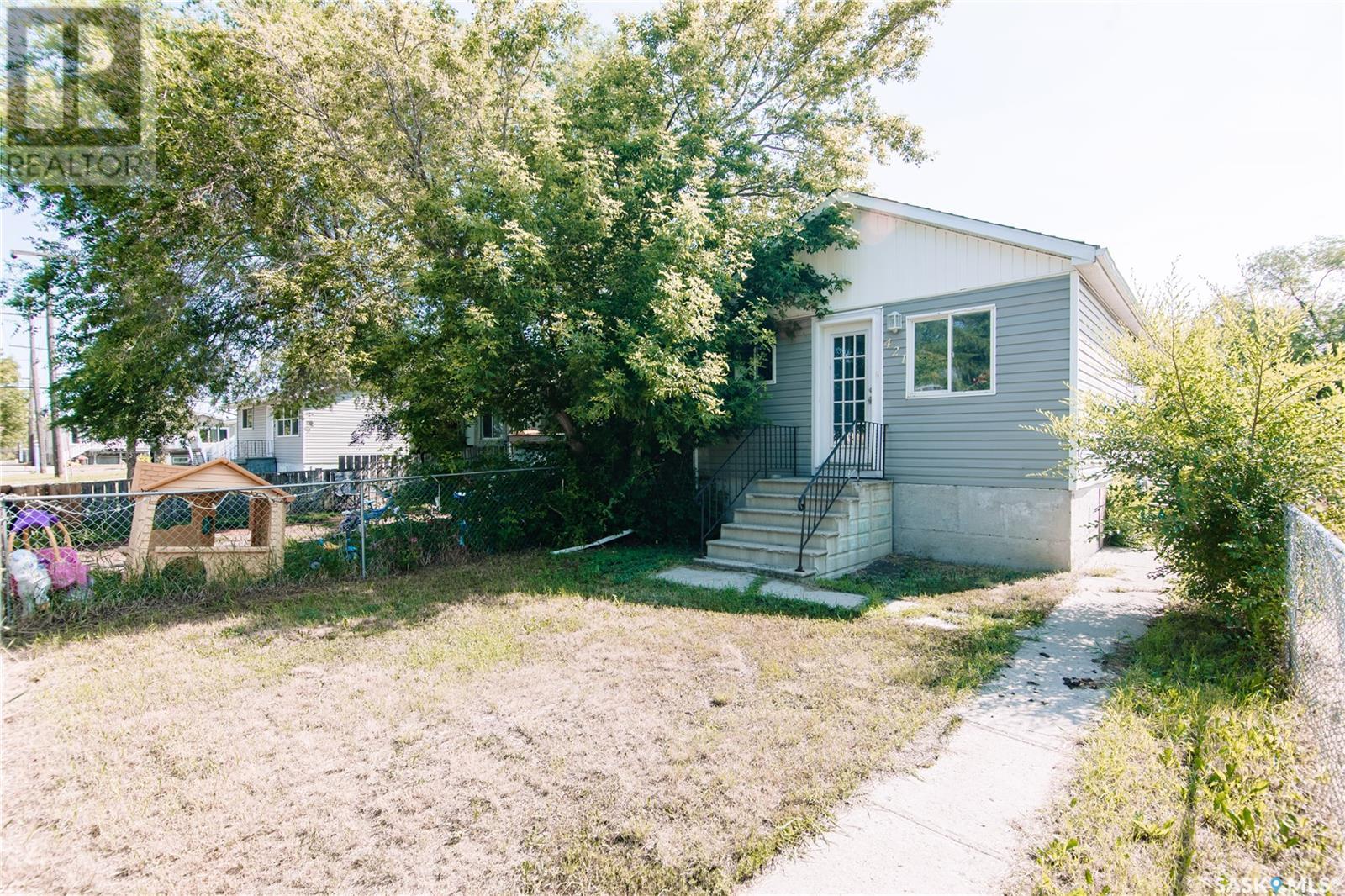 Property at 421 Alexandra STREET image 1