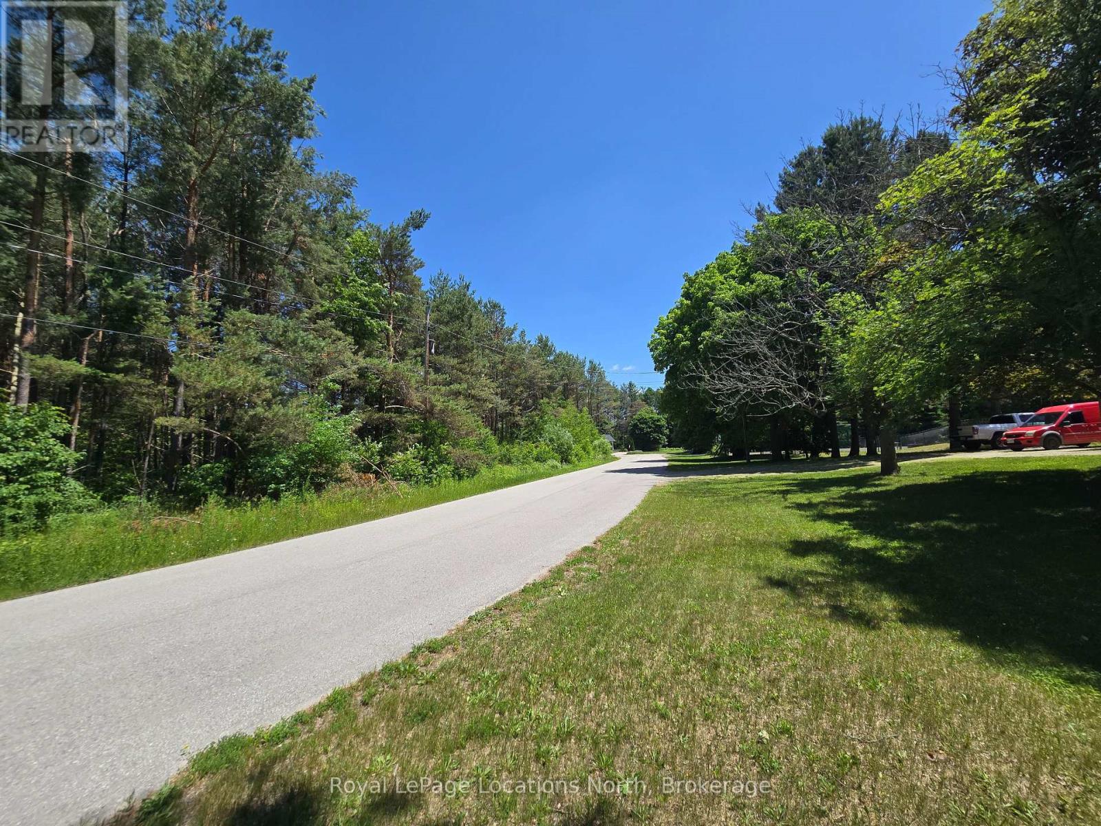 8 Jonathan Court, Clearview, Ontario  L0M 1S0 - Photo 6 - S12238697
