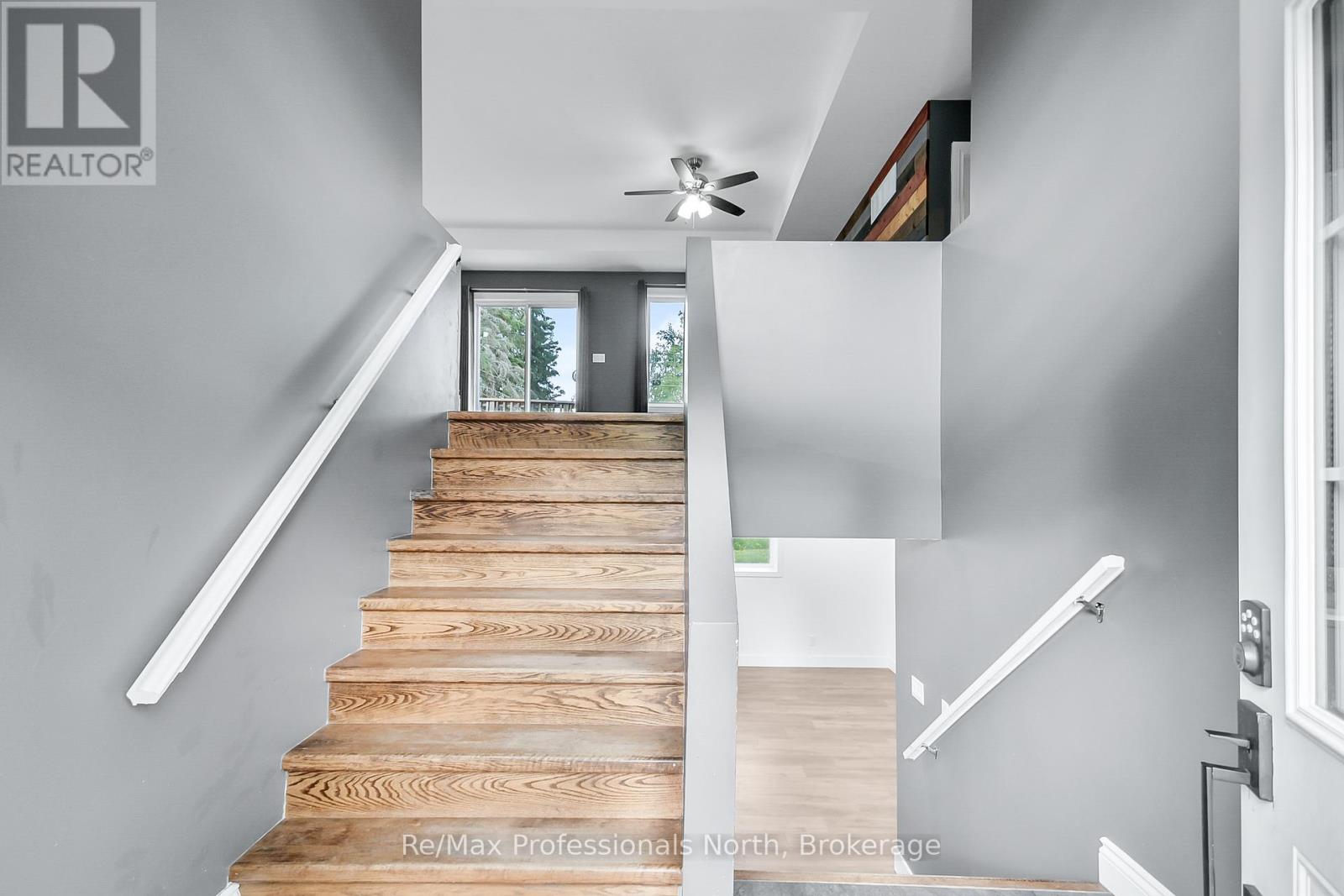 210 Mcpherson Street, Gravenhurst (Muskoka (S)), Ontario  P1P 1R2 - Photo 3 - X12278226