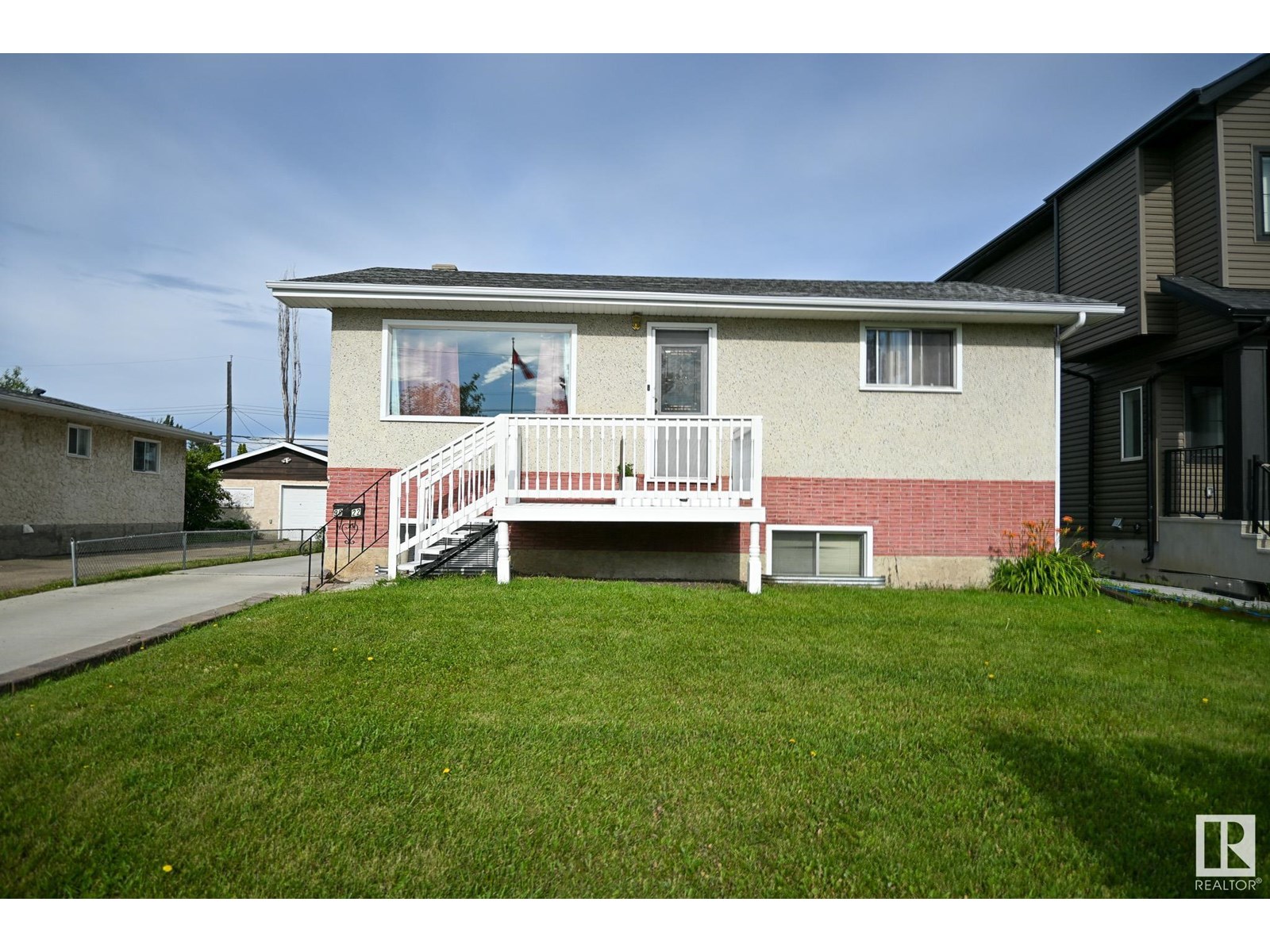 Property at 9822 158 ST NW image 5