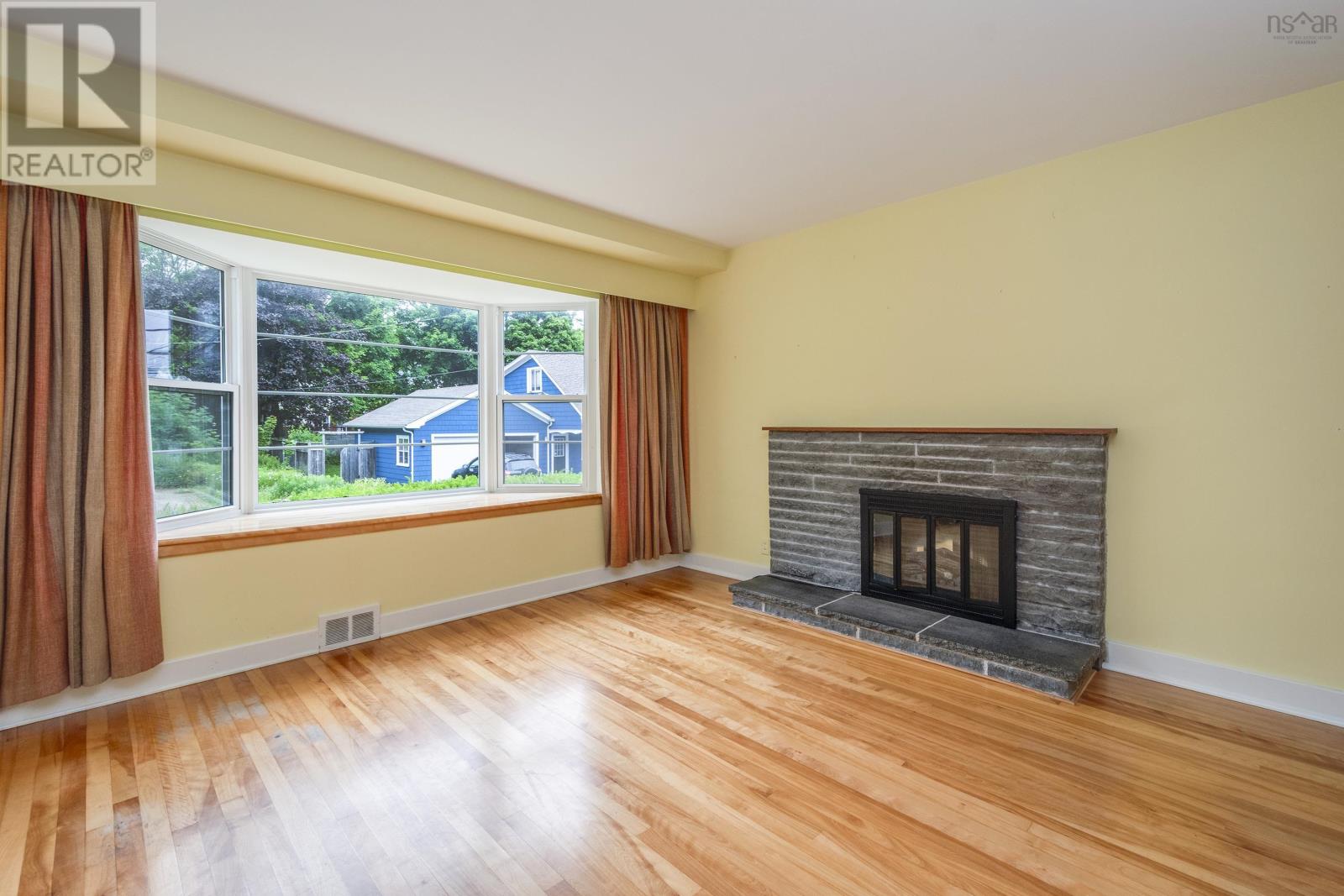 Property at 14 Retreat Avenue image 5