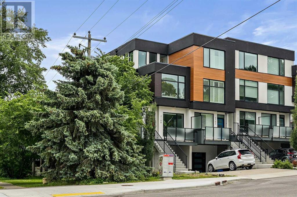Property at 2100 17A Street SW image 4
