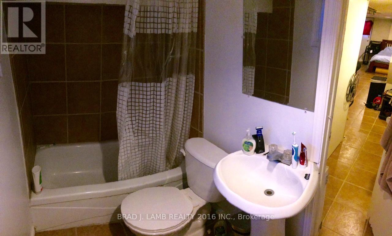 1 - 552 Dupont Street, Toronto, Ontario  M6G 1Y9 - Photo 2 - C12278606