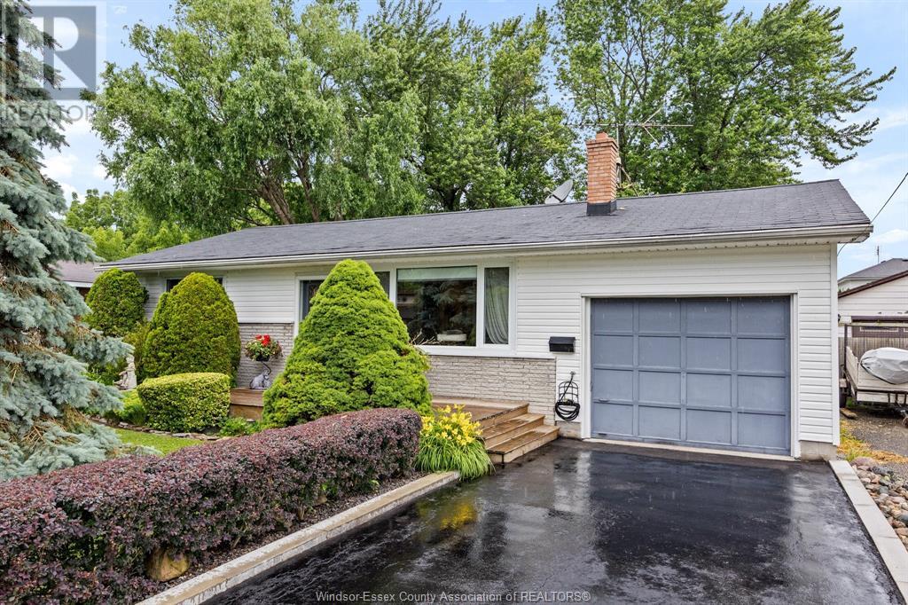 MLS# 25017642: 128 HUNTER AVENUE, Amherstburg, Canada