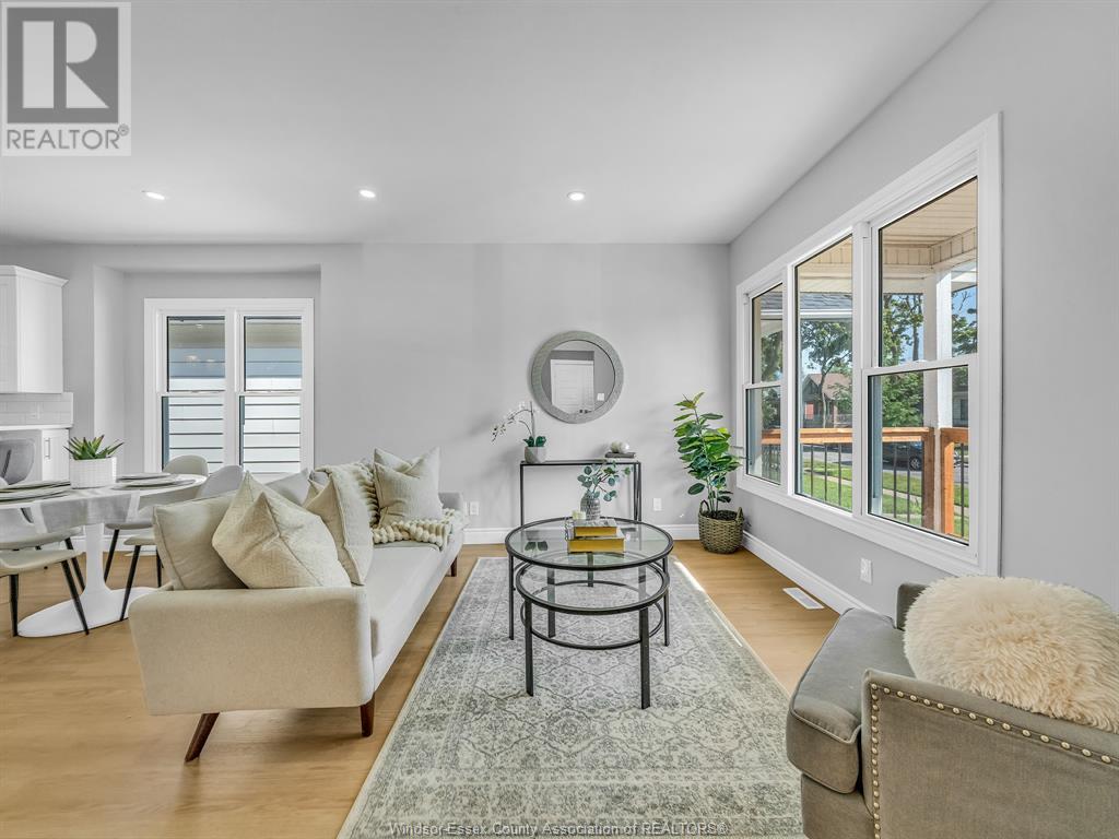 Property at 537 ELM AVE image 4
