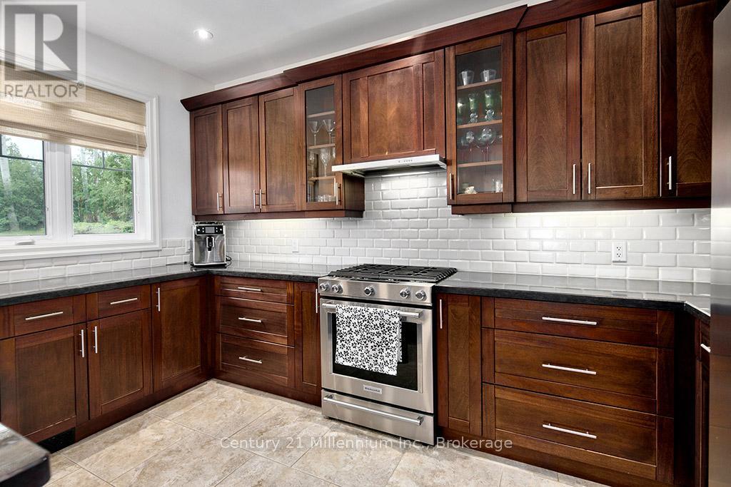 116 Landry Lane, Blue Mountains, Ontario  N0H 2P0 - Photo 14 - X12278680