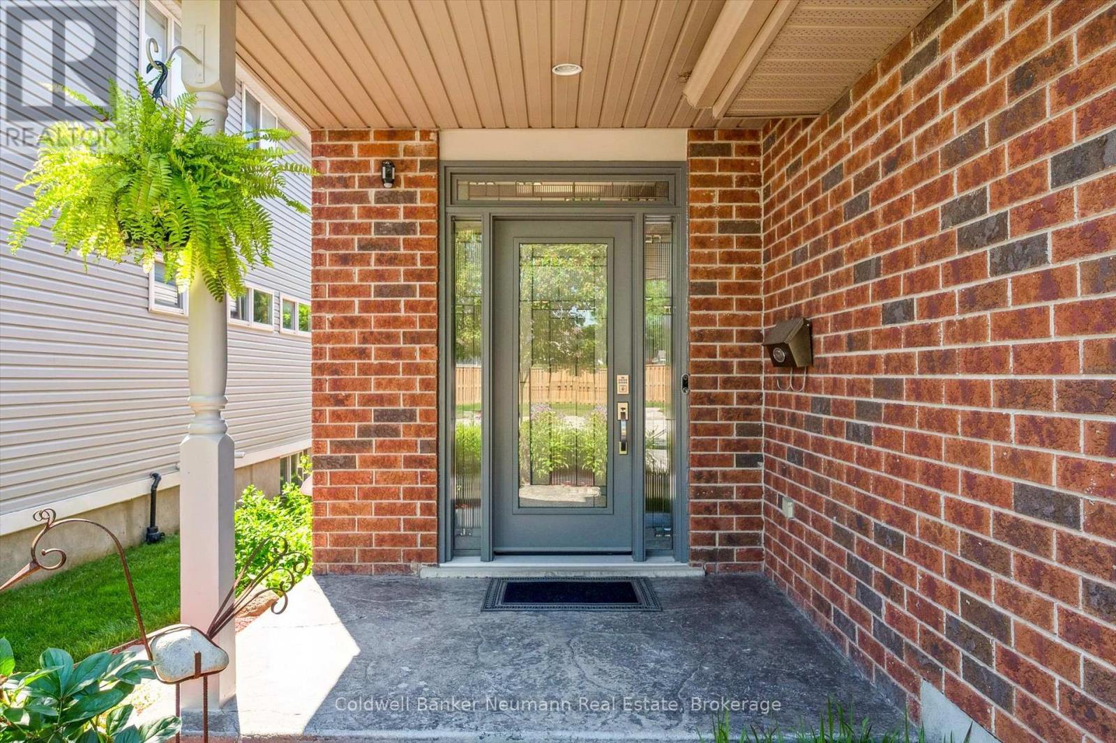 147 Milson Crescent, Guelph, Ontario  N1C 1G5 - Photo 6 - X12278735