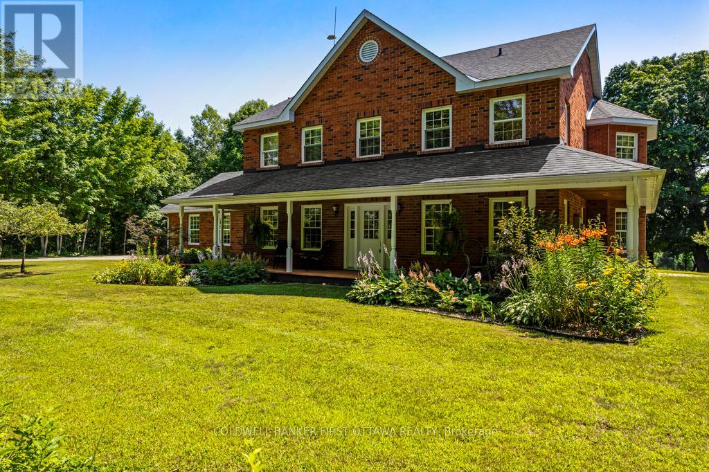 512 OLD PERTH ROAD, Mississippi Mills, Ontario