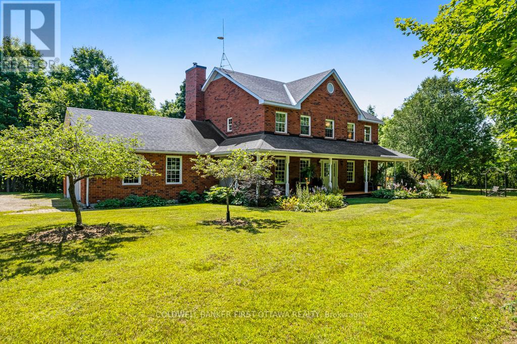 512 Old Perth Road, Mississippi Mills, Ontario  K7C 0C5 - Photo 2 - X12278674
