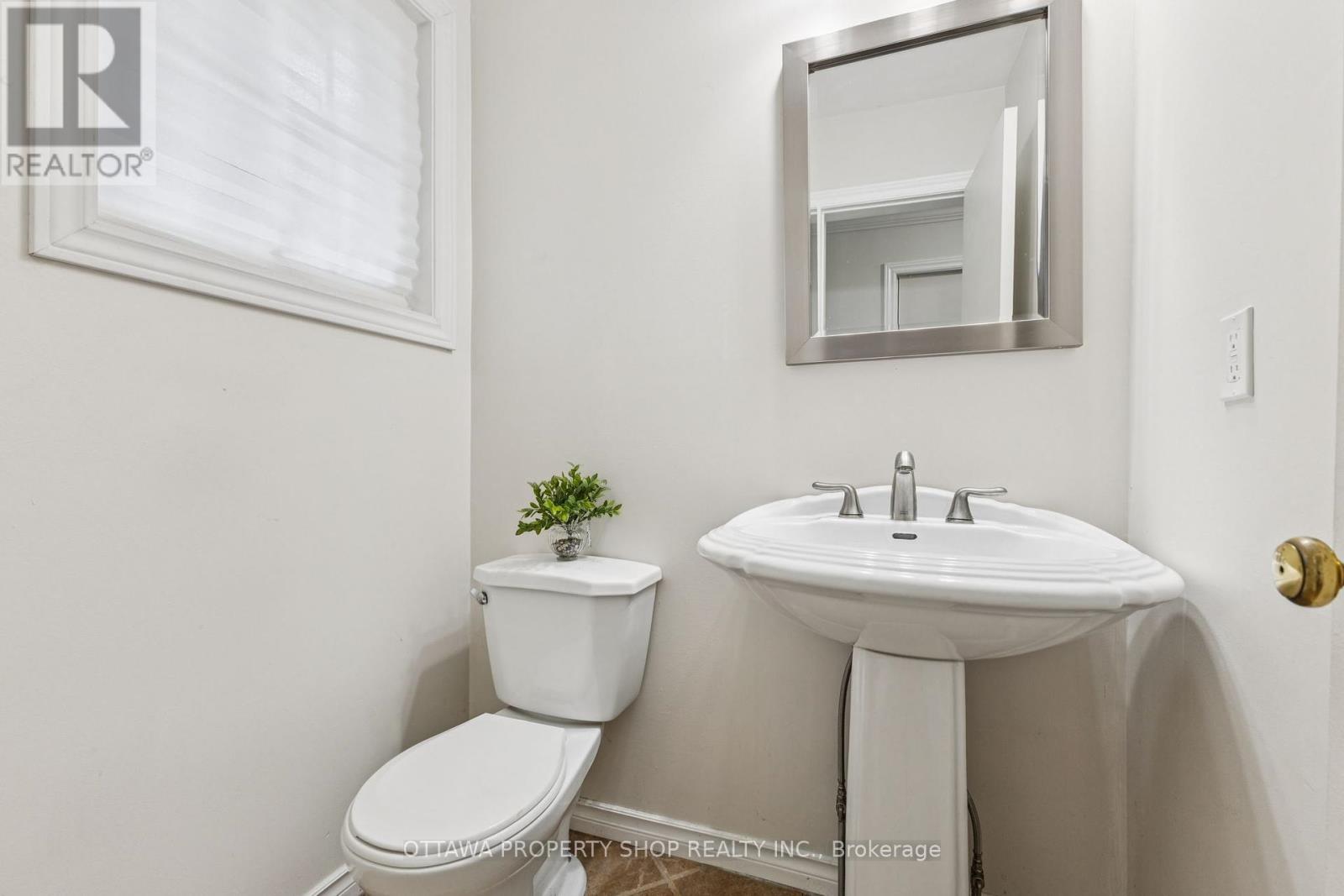 Property at 67 GENTLE GATE CRESCENT image 3