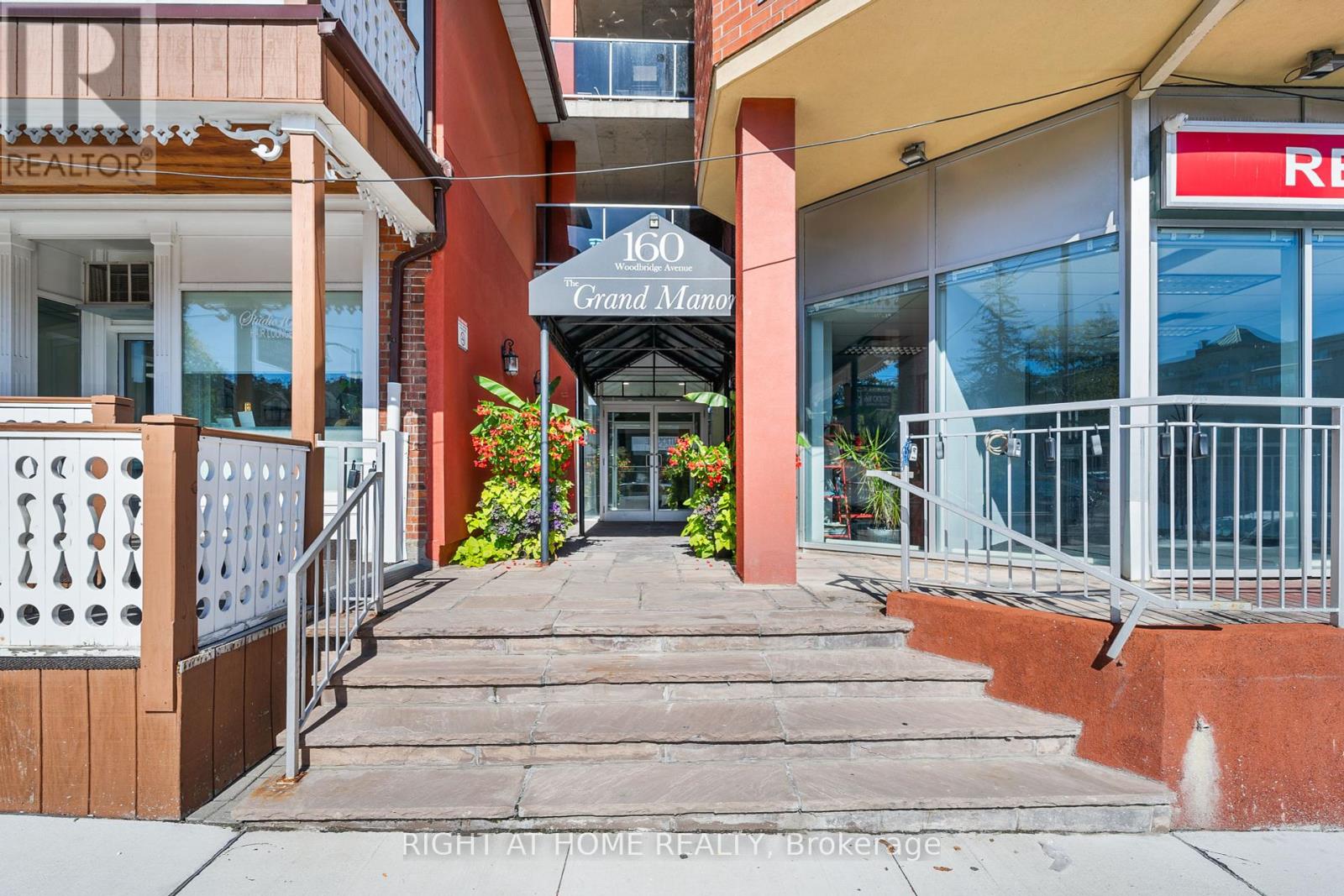 Property at 401 - 160 WOODBRIDGE AVENUE image 5