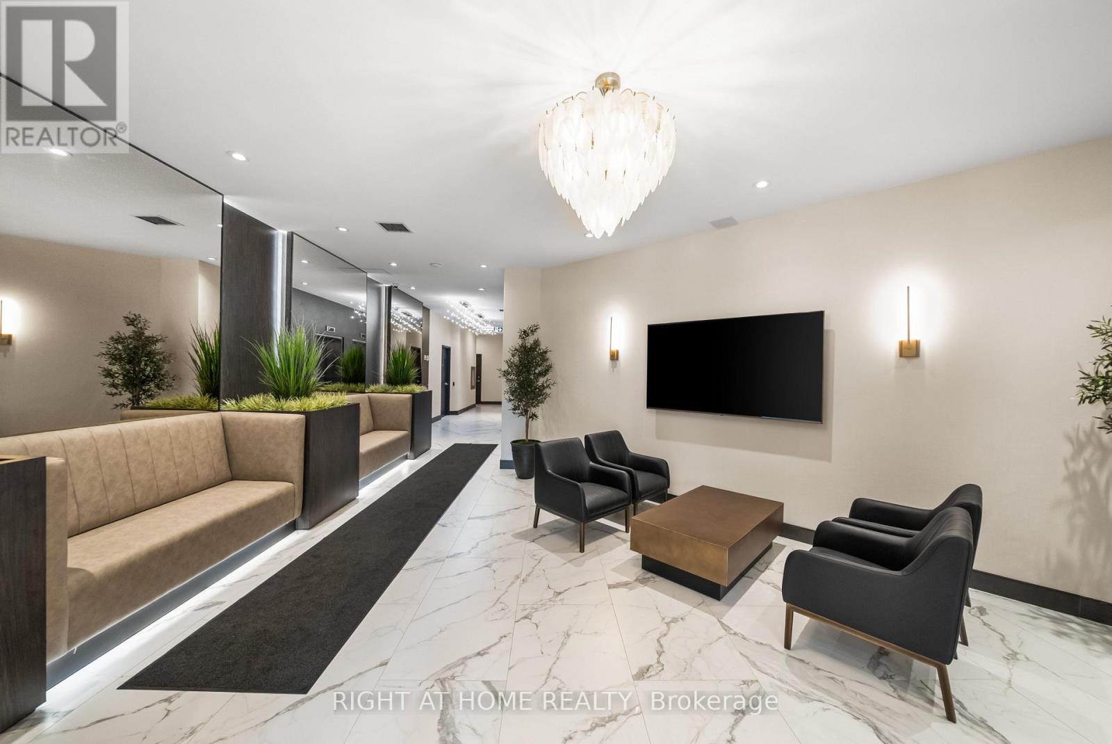 401 - 160 Woodbridge Avenue, Vaughan, Ontario  L4L 0B8 - Photo 5 - N12278648