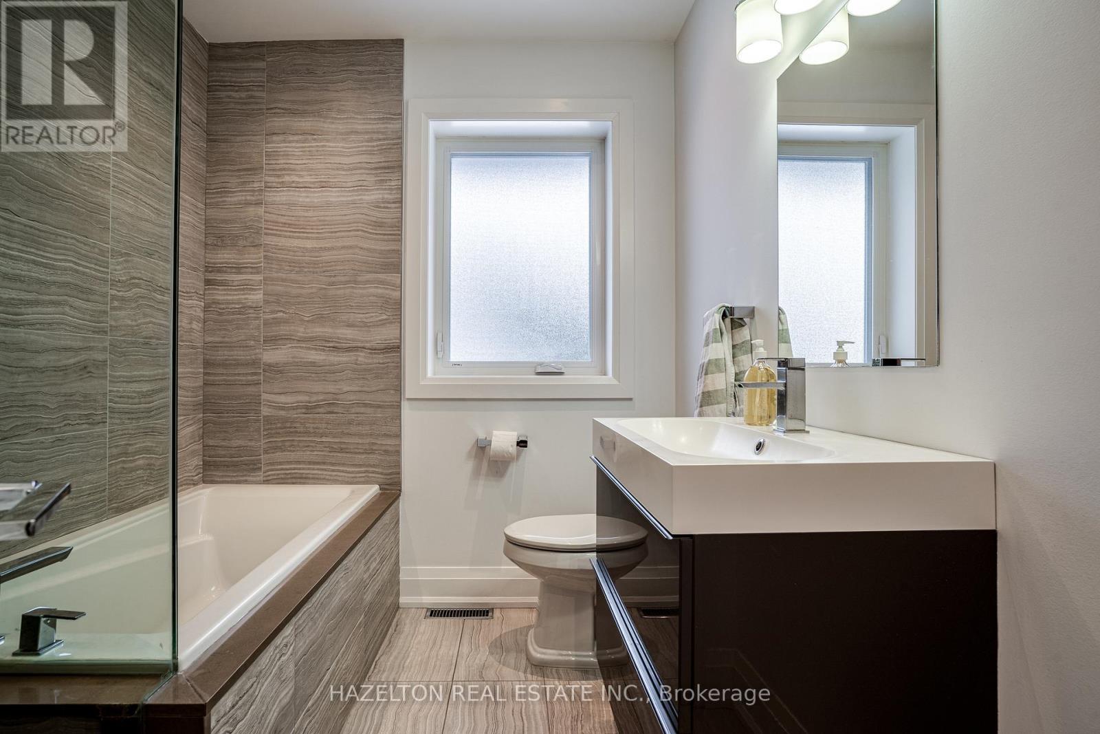 1171 Tisdale Street, Oakville, Ontario  L6L 2S9 - Photo 10 - W12276426