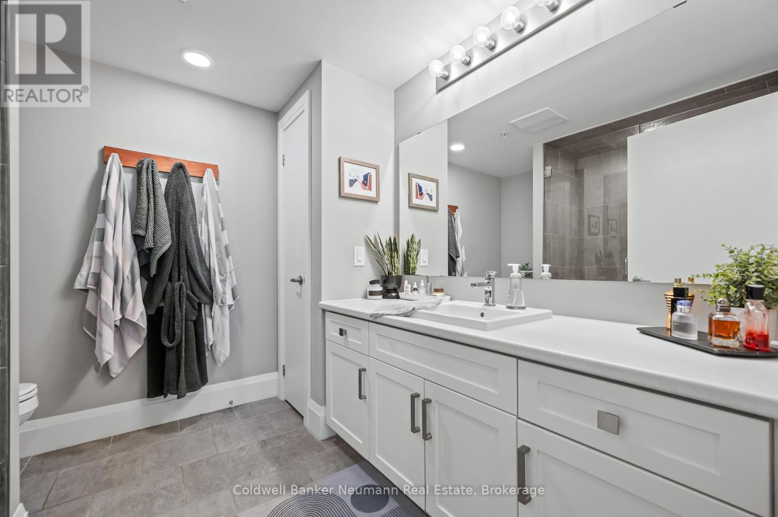 612 - 73 Arthur Street, Guelph, Ontario  N1E 0S6 - Photo 21 - X12278809