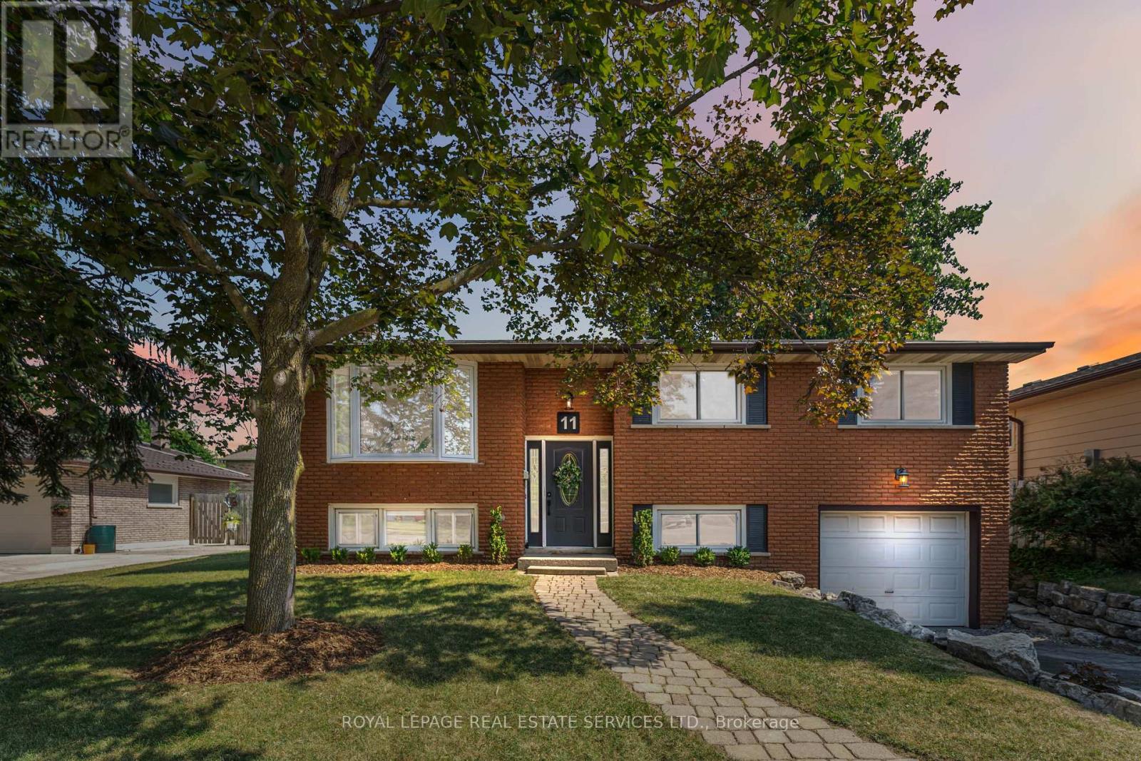 Property at 11 ASHWOOD COURT image 1
