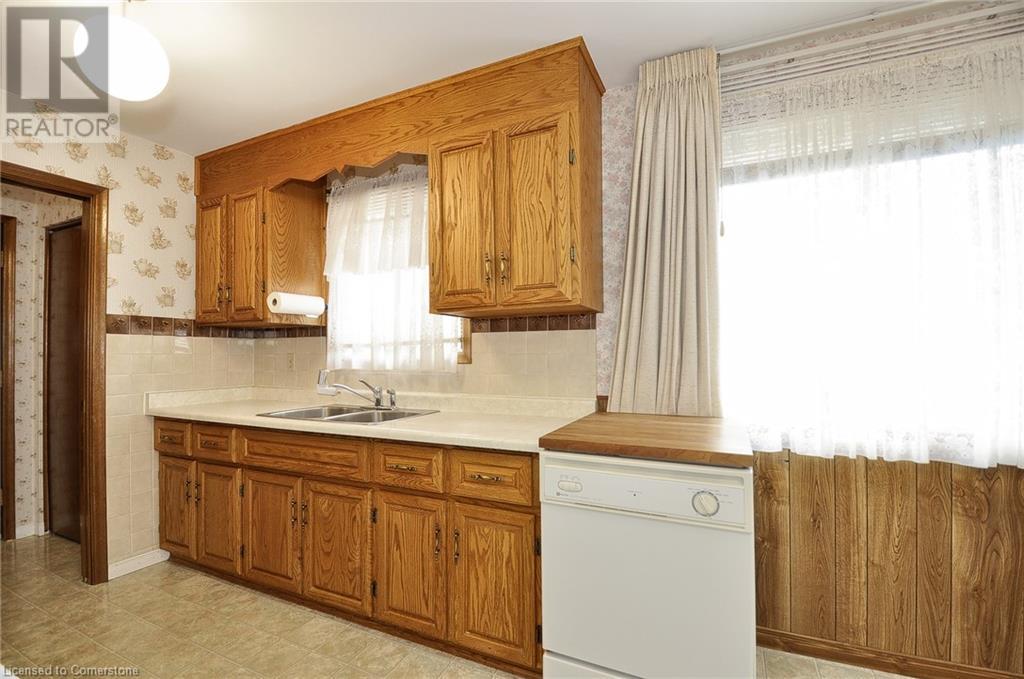 Property at 23 GIBSON Court image 4