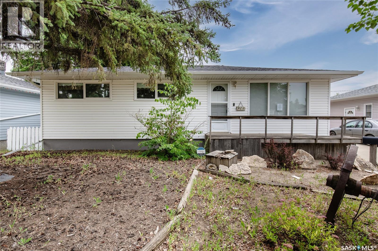 1245 GRACE STREET, moose jaw, Saskatchewan