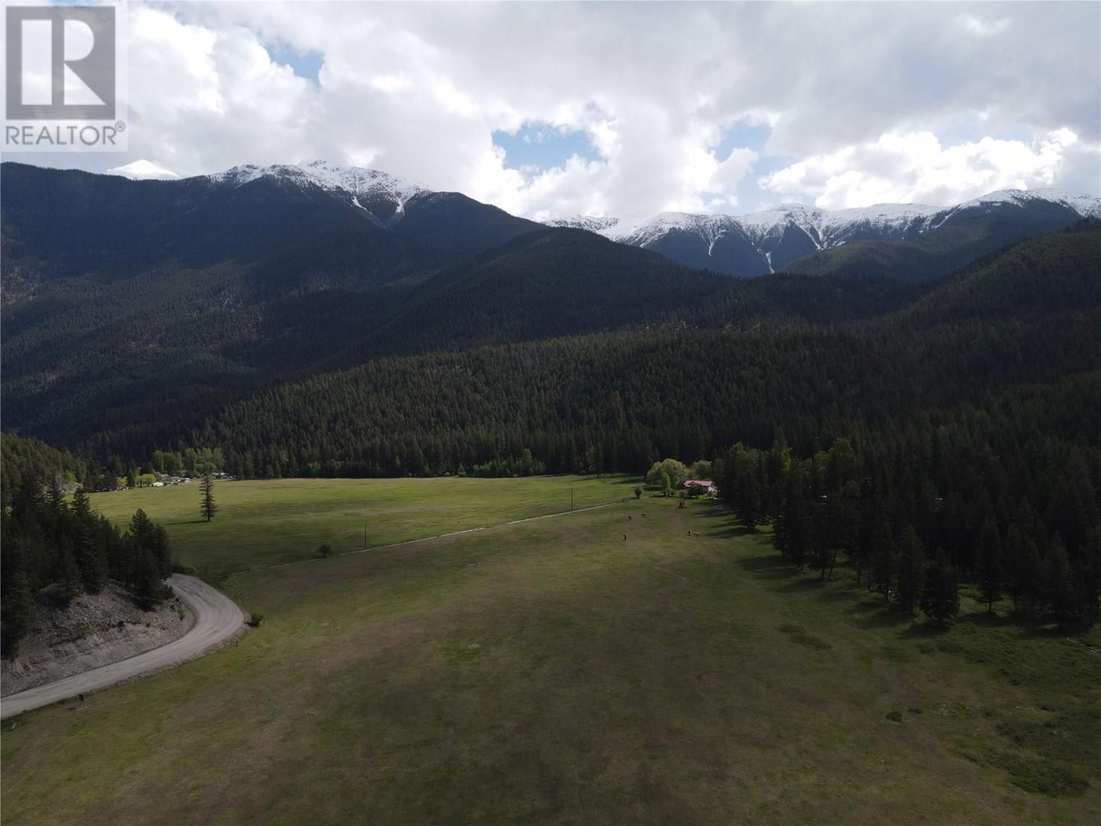 5888 Lazy Lake Road, Wasa, British Columbia  V0B 2K0 - Photo 13 - 10347068