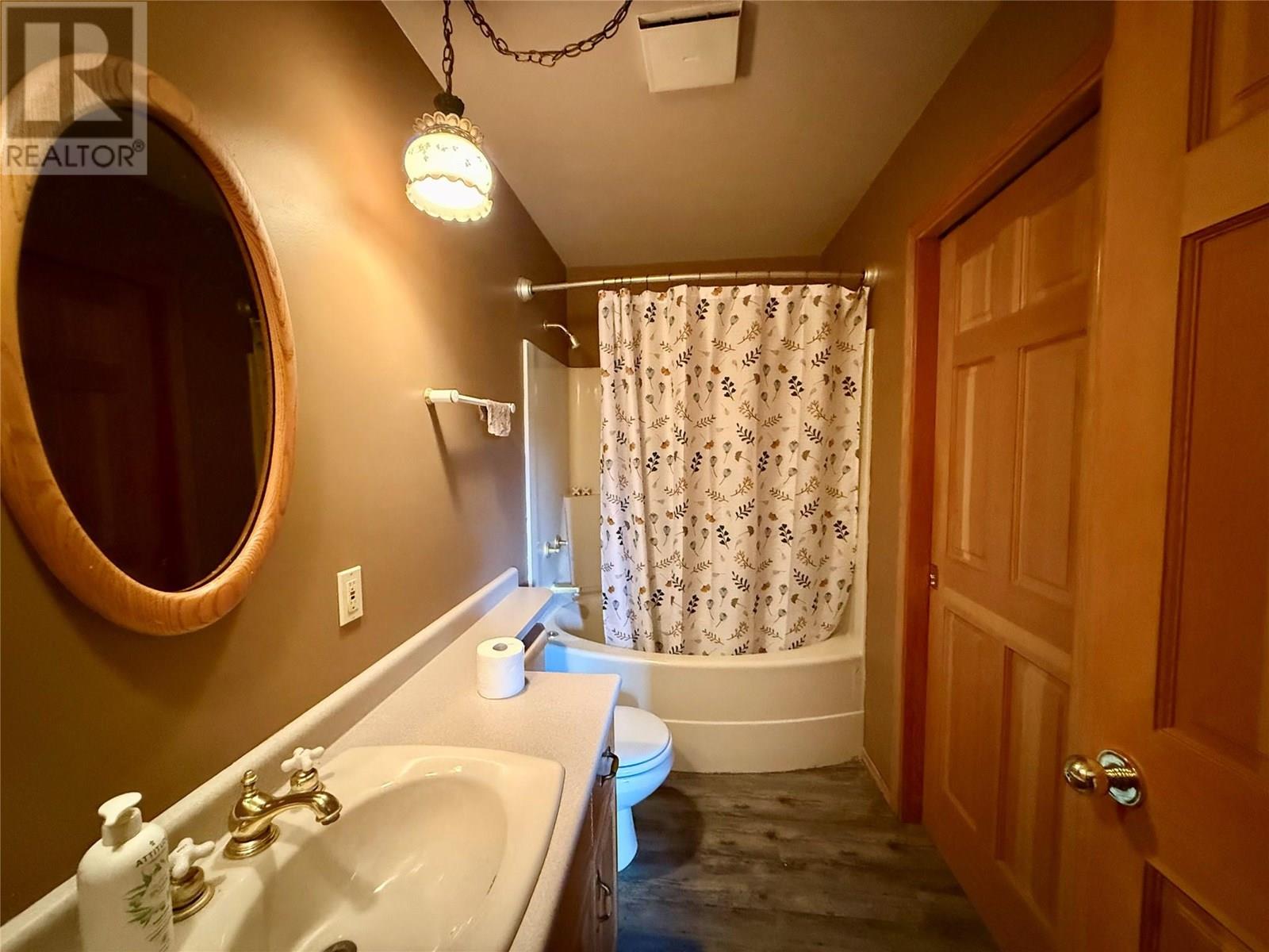 5888 Lazy Lake Road, Wasa, British Columbia  V0B 2K0 - Photo 23 - 10347068