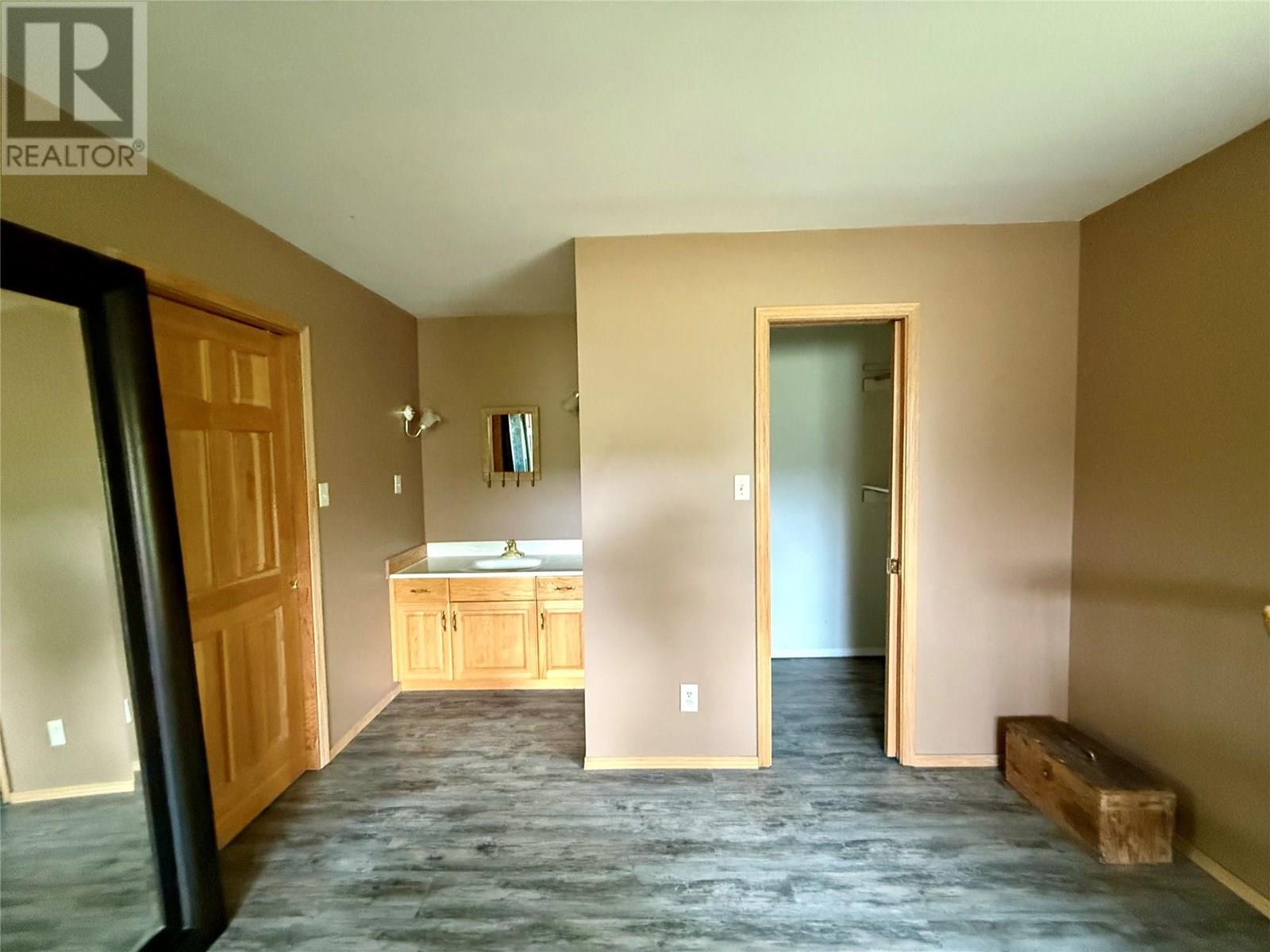 5888 Lazy Lake Road, Wasa, British Columbia  V0B 2K0 - Photo 24 - 10347068