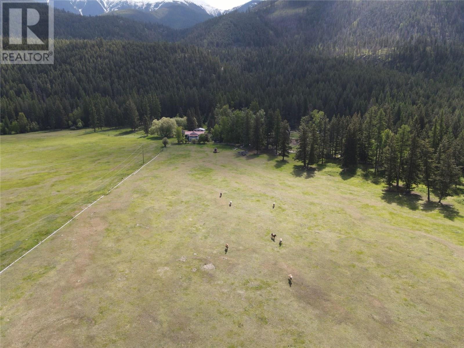 5888 Lazy Lake Road, Wasa, British Columbia  V0B 2K0 - Photo 14 - 10347068