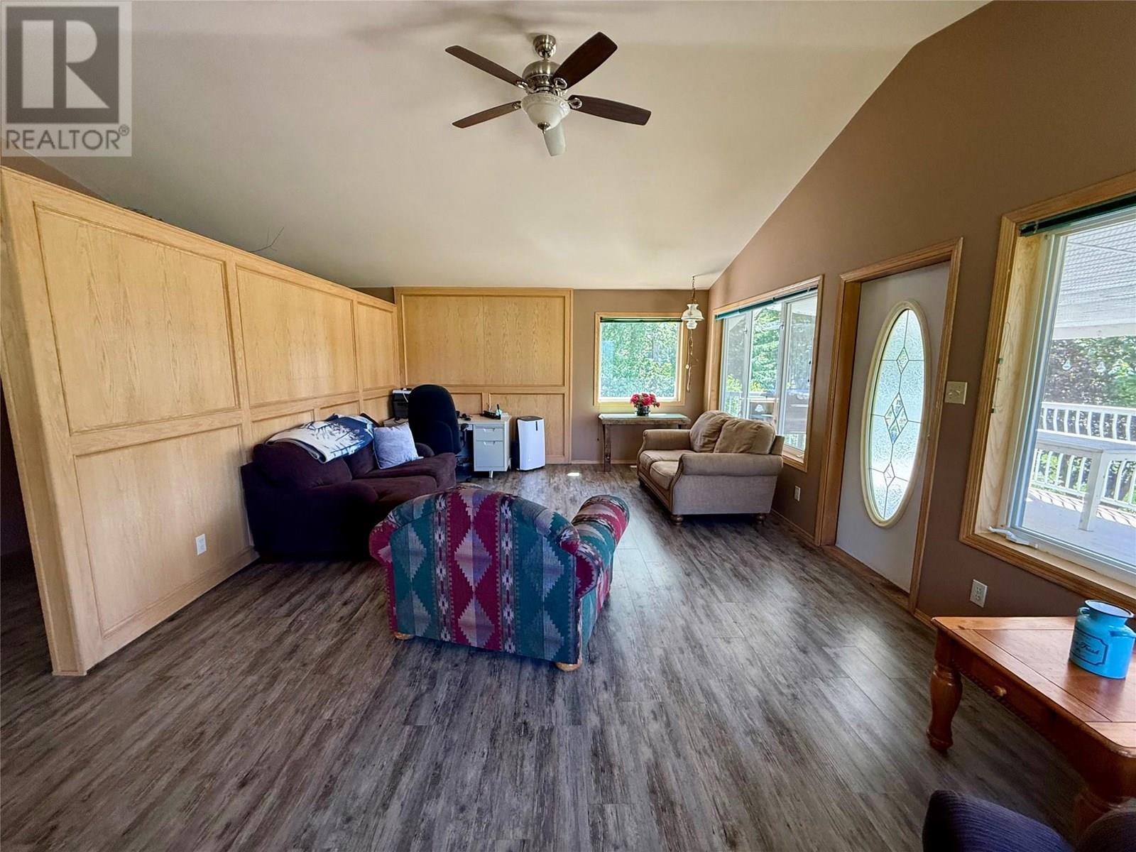 5888 Lazy Lake Road, Wasa, British Columbia  V0B 2K0 - Photo 17 - 10347068