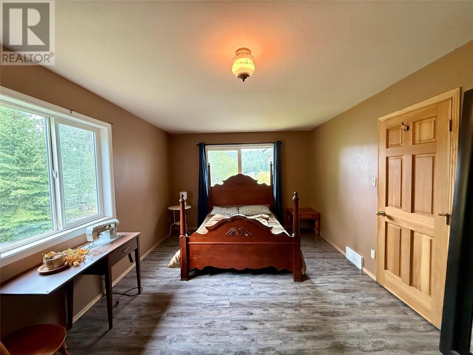 5888 Lazy Lake Road, Wasa, British Columbia  V0B 2K0 - Photo 25 - 10347068