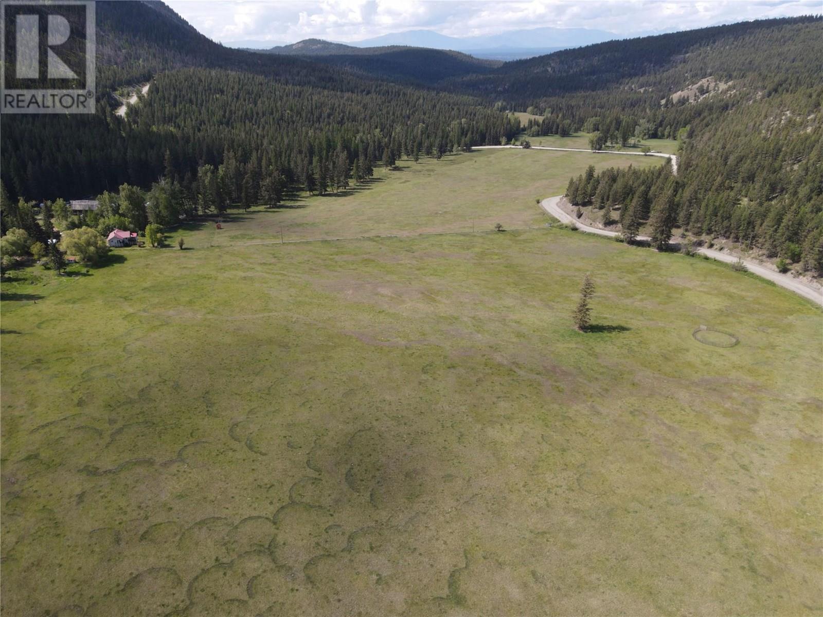 5888 Lazy Lake Road, Wasa, British Columbia  V0B 2K0 - Photo 11 - 10347068