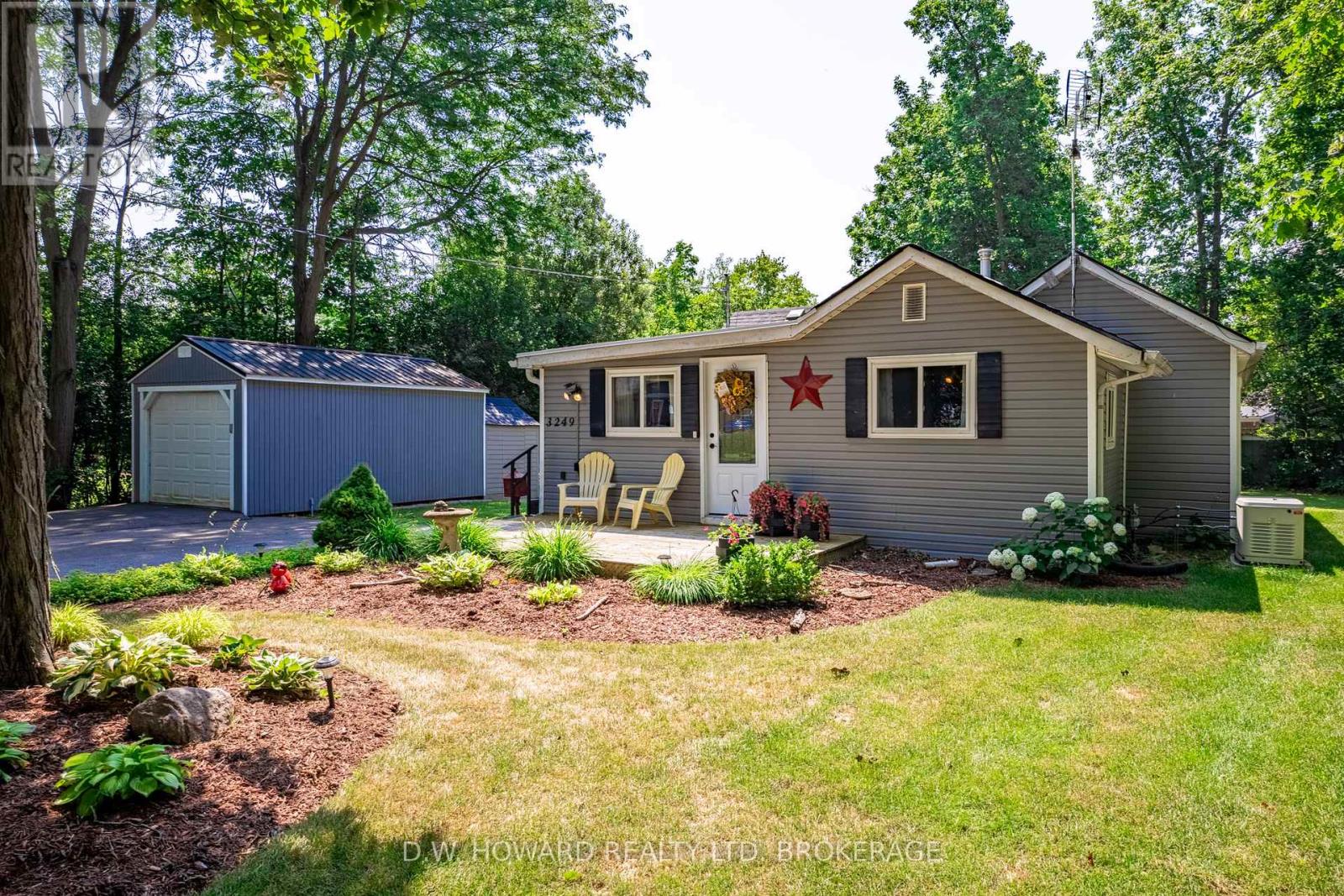 3249 Maple Avenue, Fort Erie (Ridgeway), Ontario  L0S 1N0 - Photo 1 - X12278867