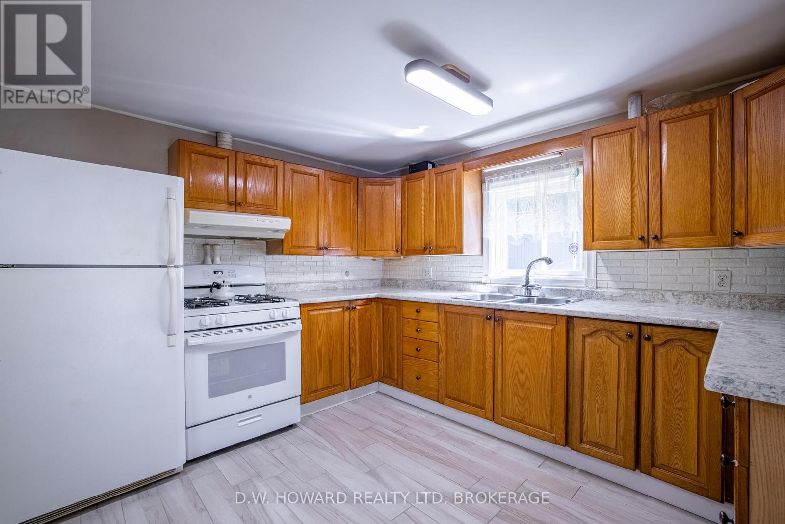 3249 Maple Avenue, Fort Erie (Ridgeway), Ontario  L0S 1N0 - Photo 10 - X12278867