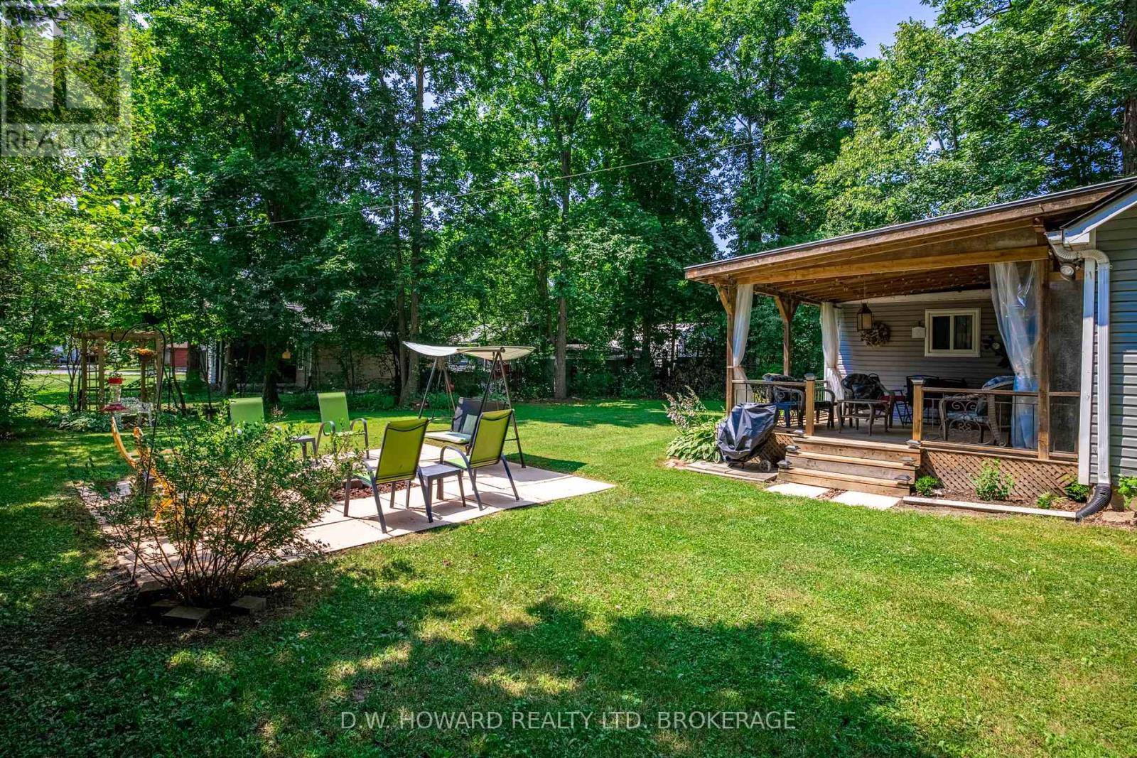 3249 Maple Avenue, Fort Erie (Ridgeway), Ontario  L0S 1N0 - Photo 2 - X12278867