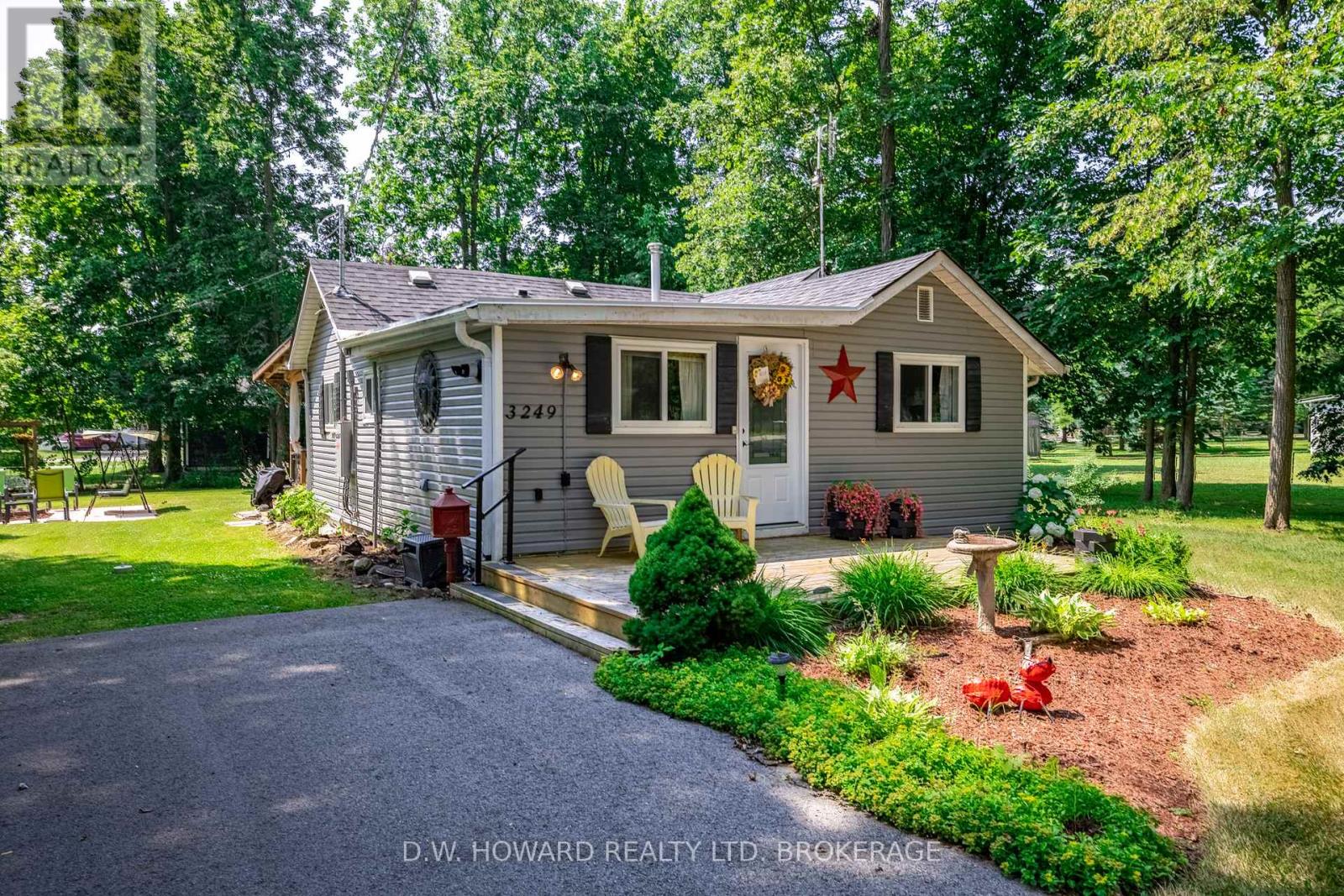 3249 Maple Avenue, Fort Erie (Ridgeway), Ontario  L0S 1N0 - Photo 3 - X12278867