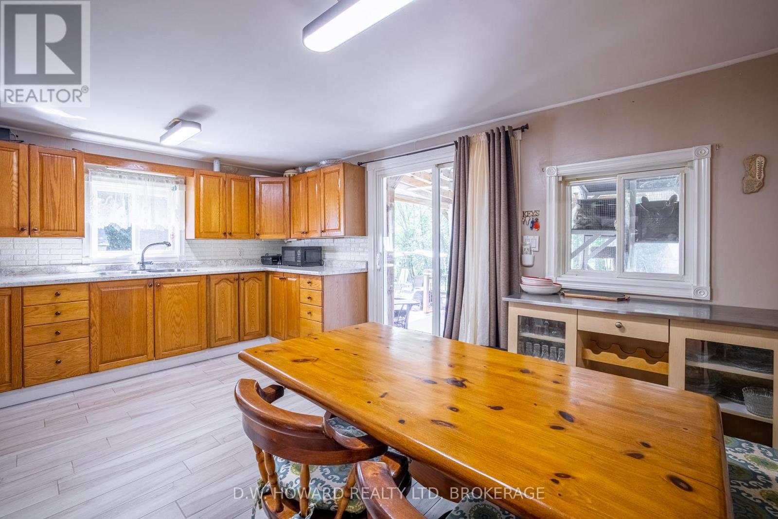 3249 Maple Avenue, Fort Erie (Ridgeway), Ontario  L0S 1N0 - Photo 8 - X12278867