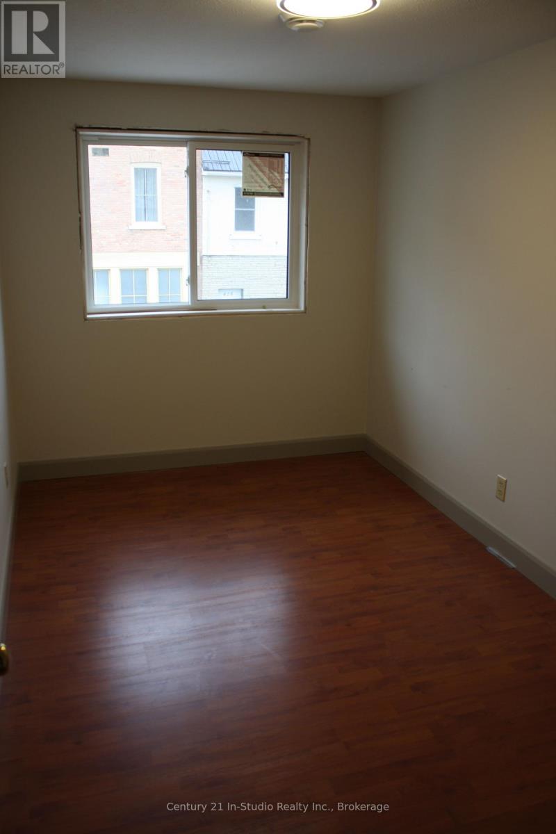 Unit B - 413 Queen Street S, Arran-Elderslie, Ontario  N0G 2N0 - Photo 5 - X12254512