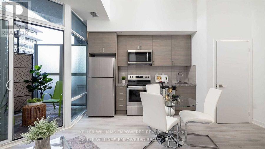 Property at 110 - 621 SHEPPARD AVENUE E image 3