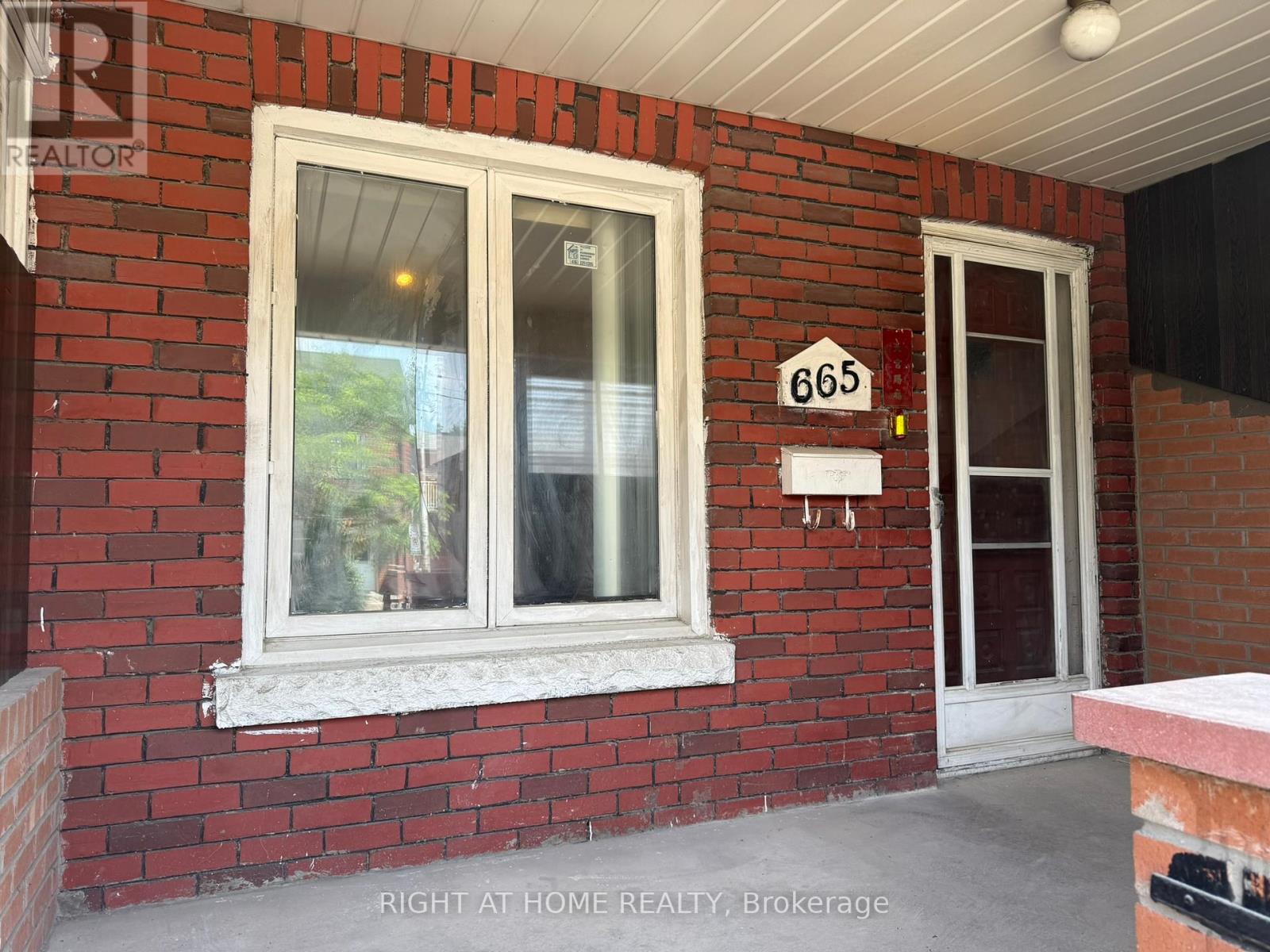 Property at 665 OSSINGTON AVENUE image 2
