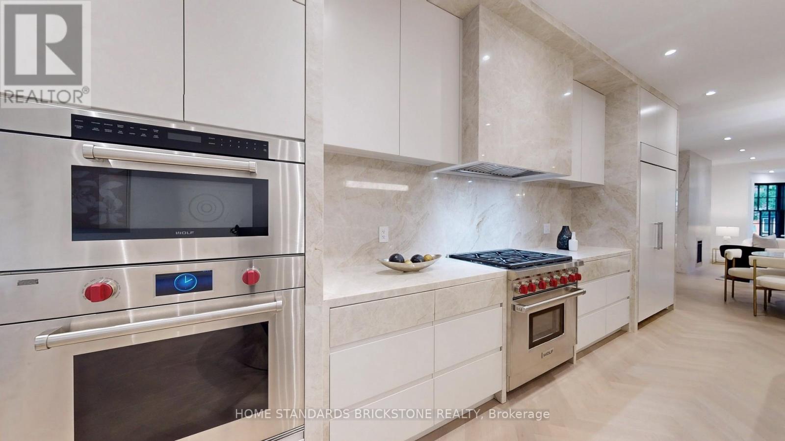 38 Elgin Avenue, Toronto, Ontario  M5R 1G6 - Photo 17 - C12278824