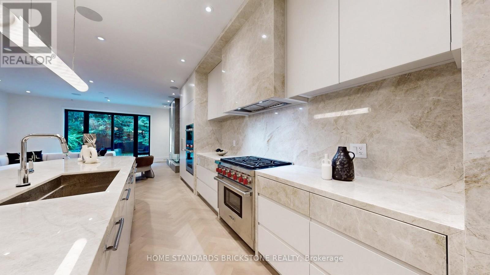 38 Elgin Avenue, Toronto, Ontario  M5R 1G6 - Photo 18 - C12278824