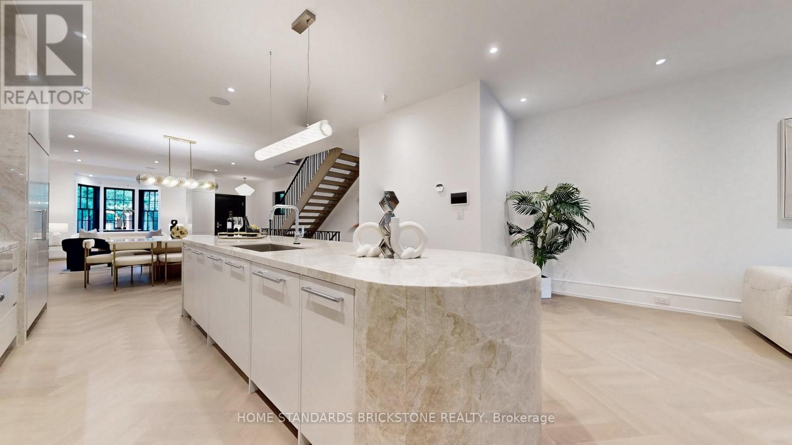 38 Elgin Avenue, Toronto, Ontario  M5R 1G6 - Photo 19 - C12278824