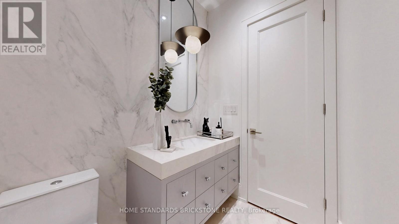 38 Elgin Avenue, Toronto, Ontario  M5R 1G6 - Photo 20 - C12278824