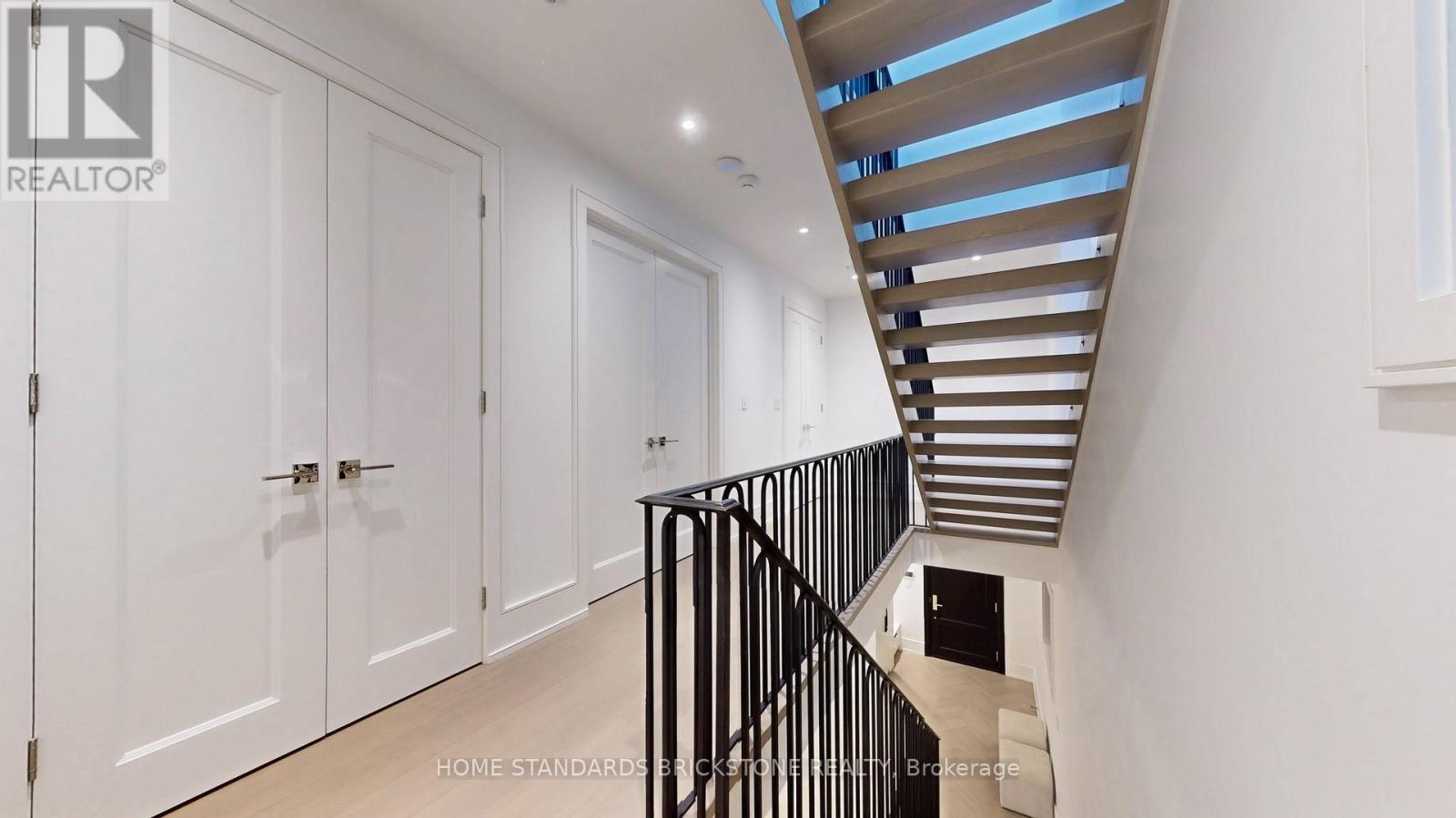 38 Elgin Avenue, Toronto, Ontario  M5R 1G6 - Photo 23 - C12278824